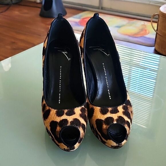 Giuseppe Zanotti Calfskin Heels - Picture 2 of 12